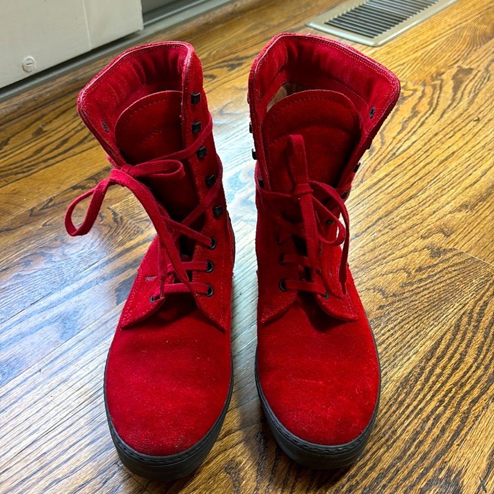 Tod’s Stivaletto gorgeous red suede Gommini lace up vibramsole boot womens 8